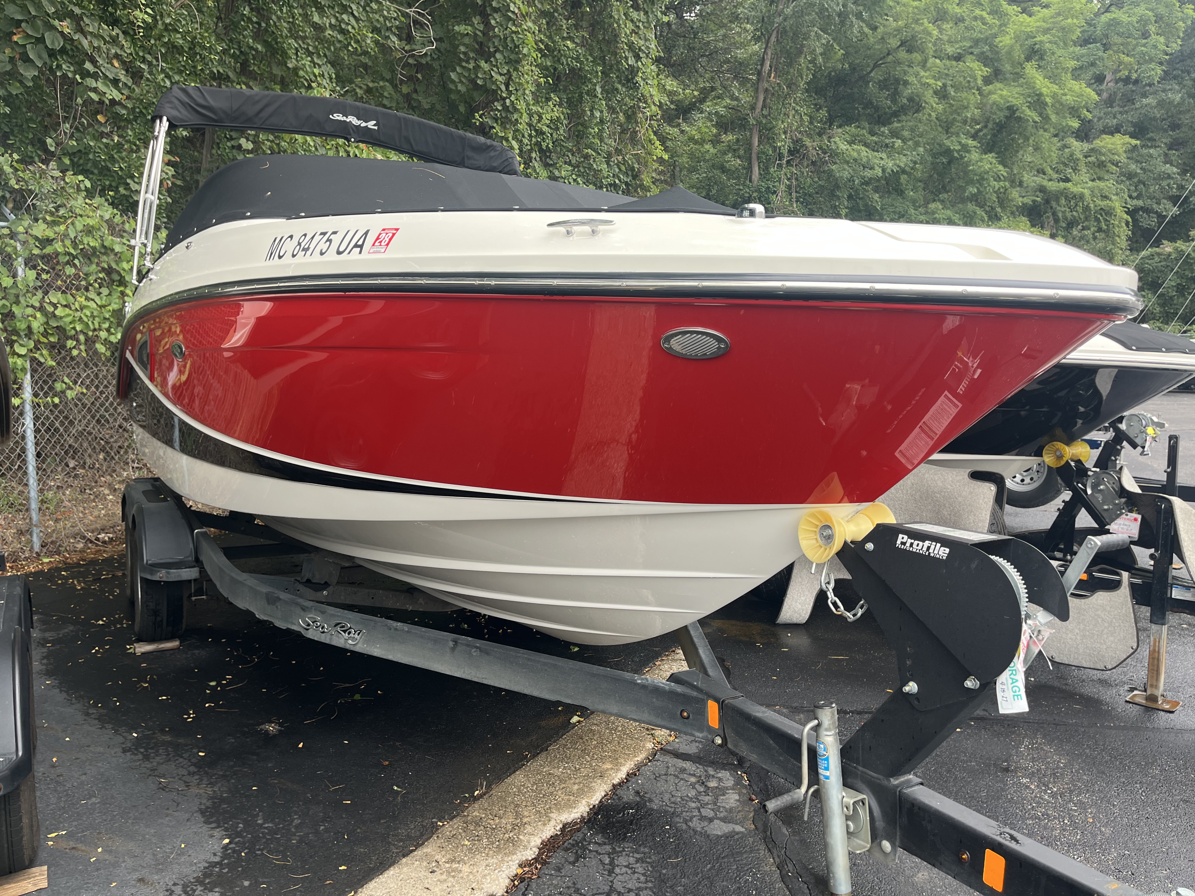 2019 Sea Ray SLX 230 Bowrider
