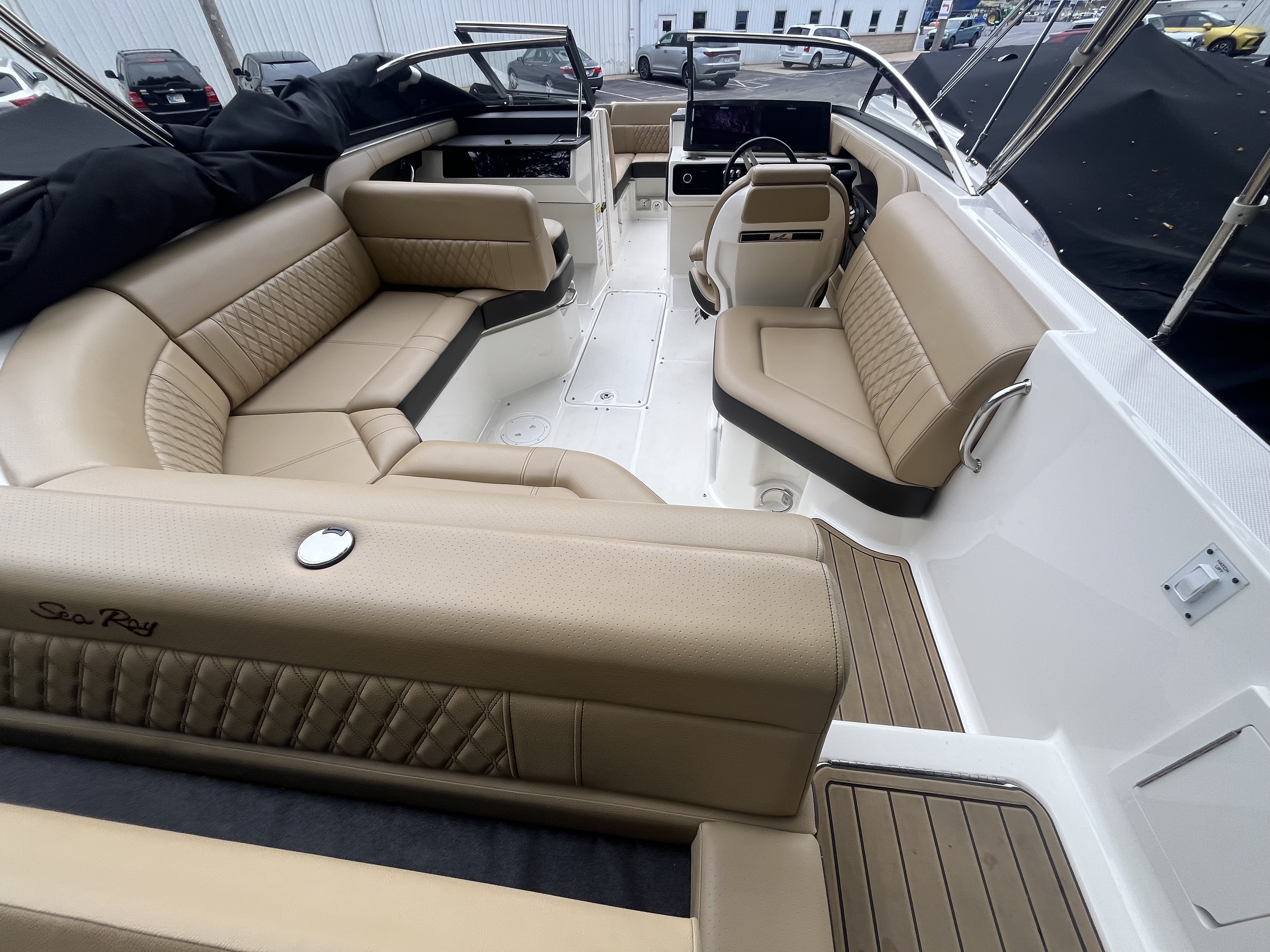 2019 Sea Ray SLX 230 Bowrider