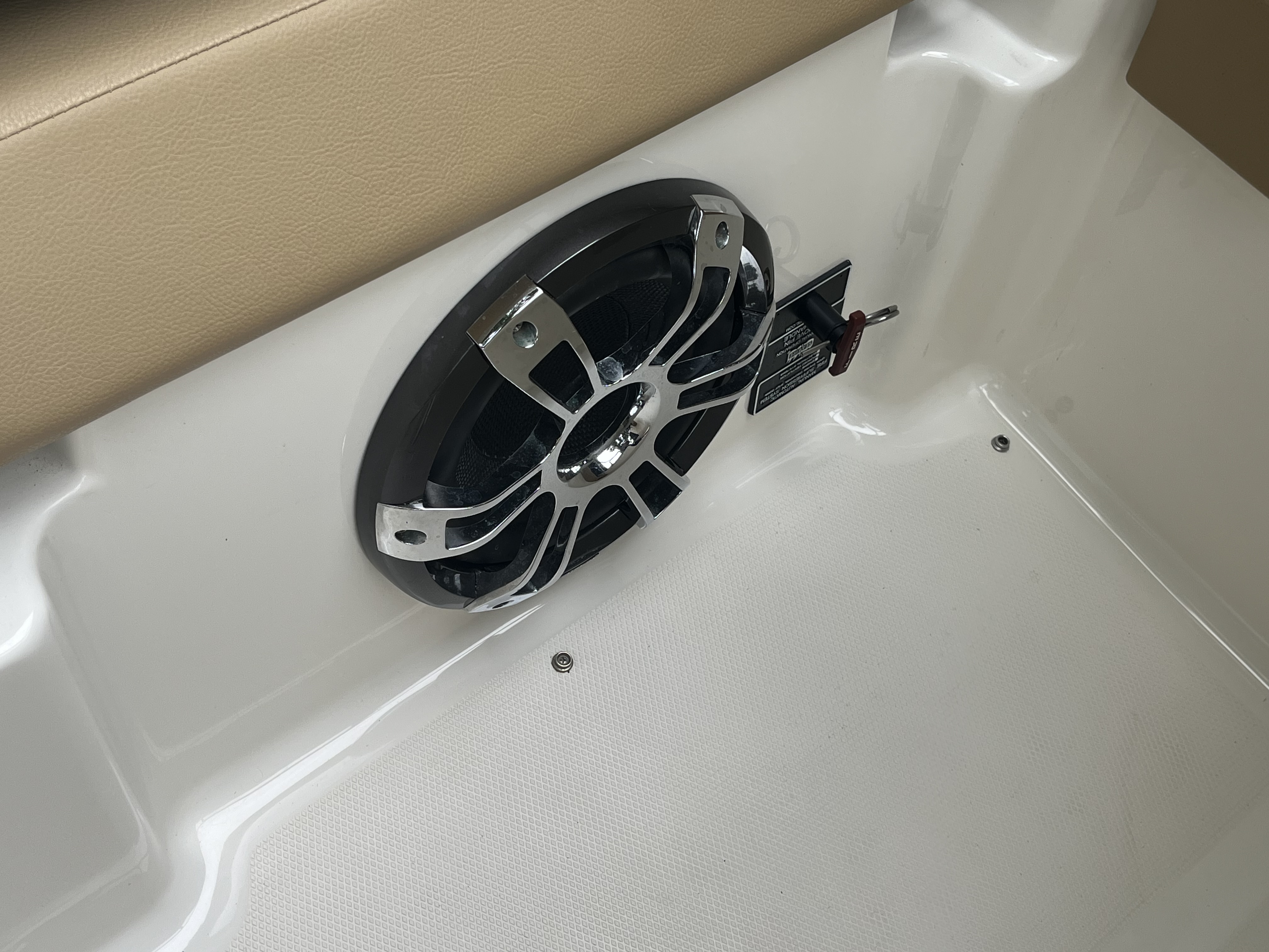 2019 Sea Ray SLX 230 Bowrider