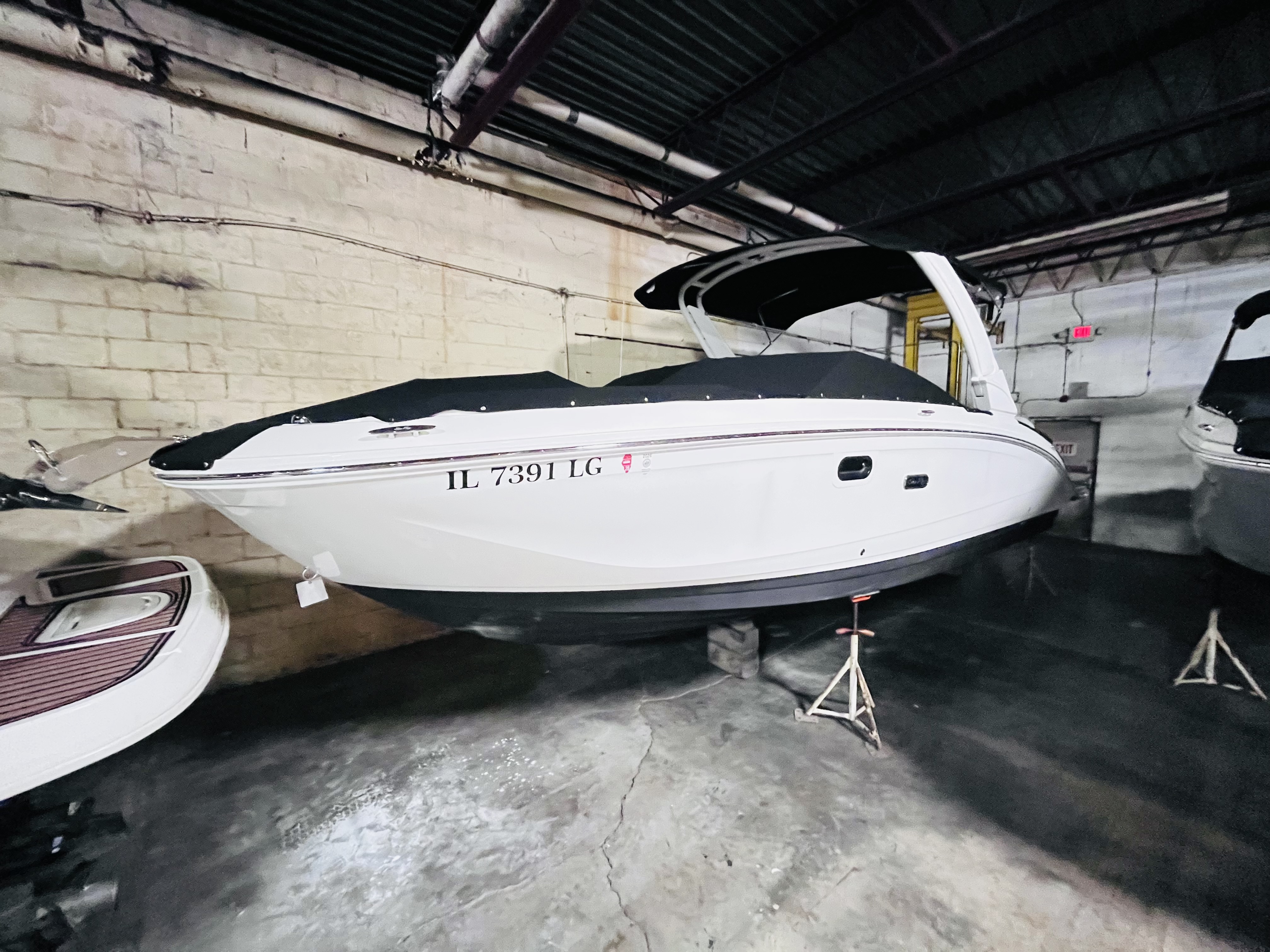 2025 Sea Ray SDX 290 Outboard Deck Boat