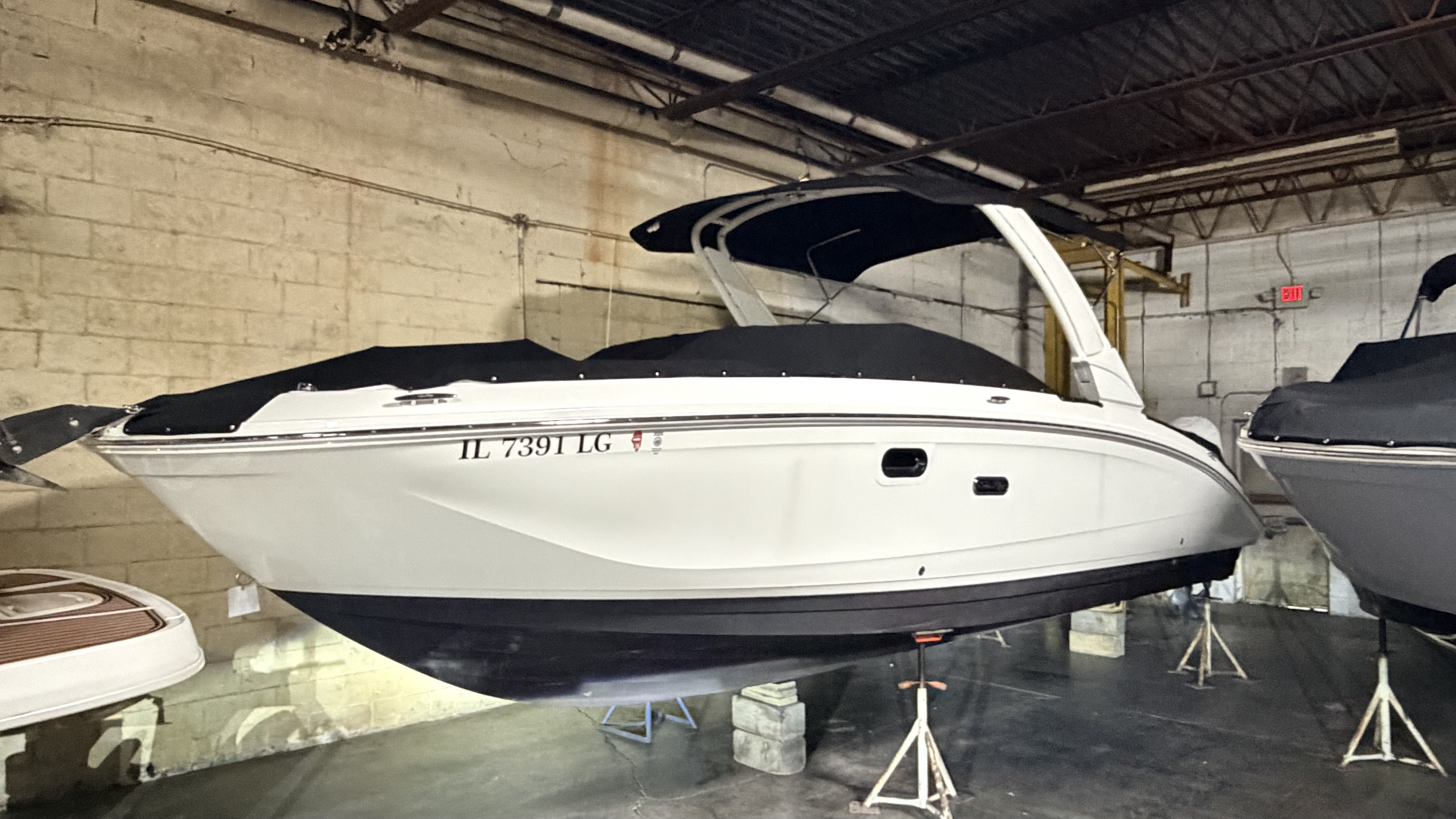 2025 Sea Ray SDX 290 Outboard Deck Boat