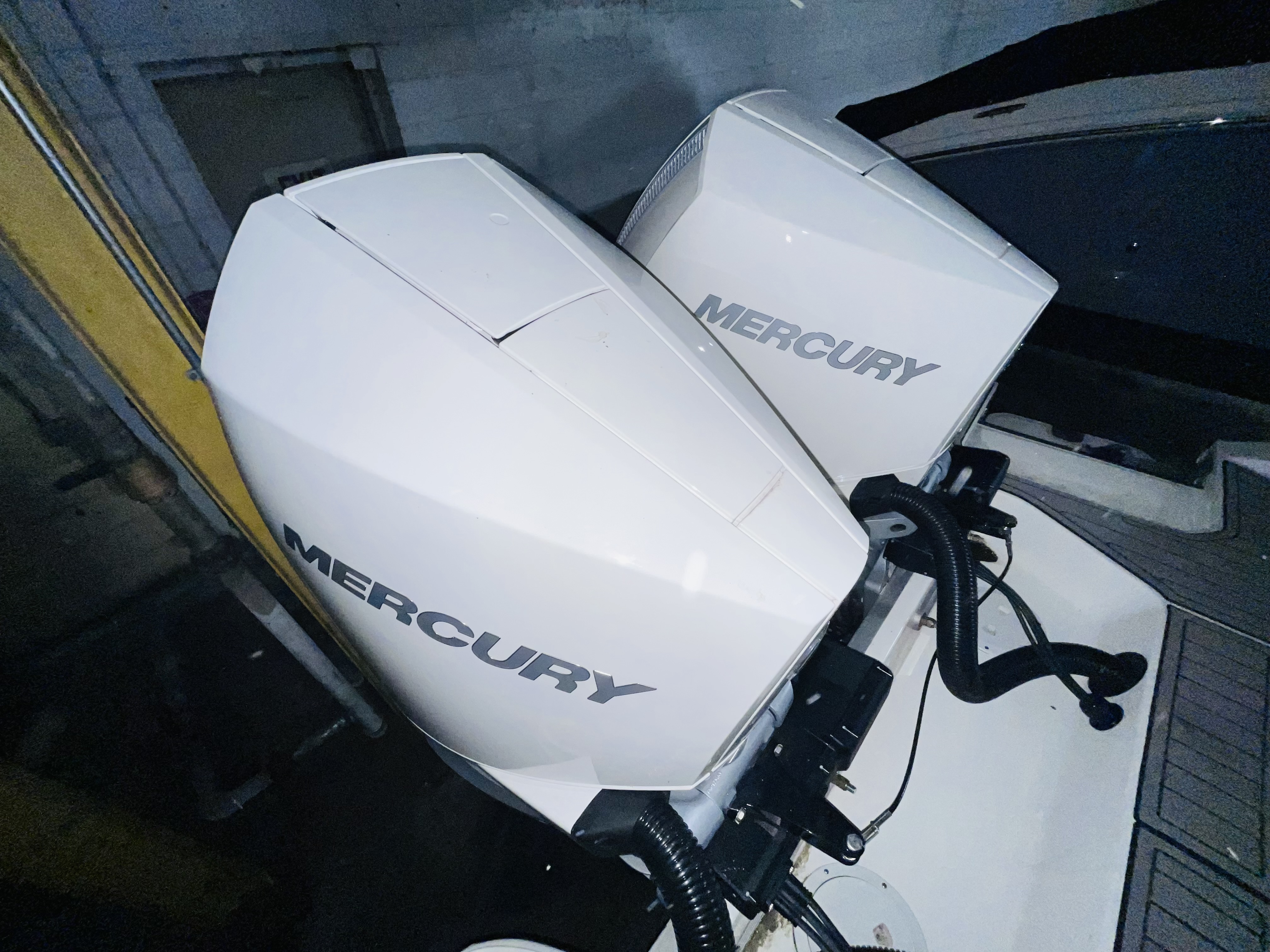 2025 Sea Ray SDX 290 Outboard Deck Boat
