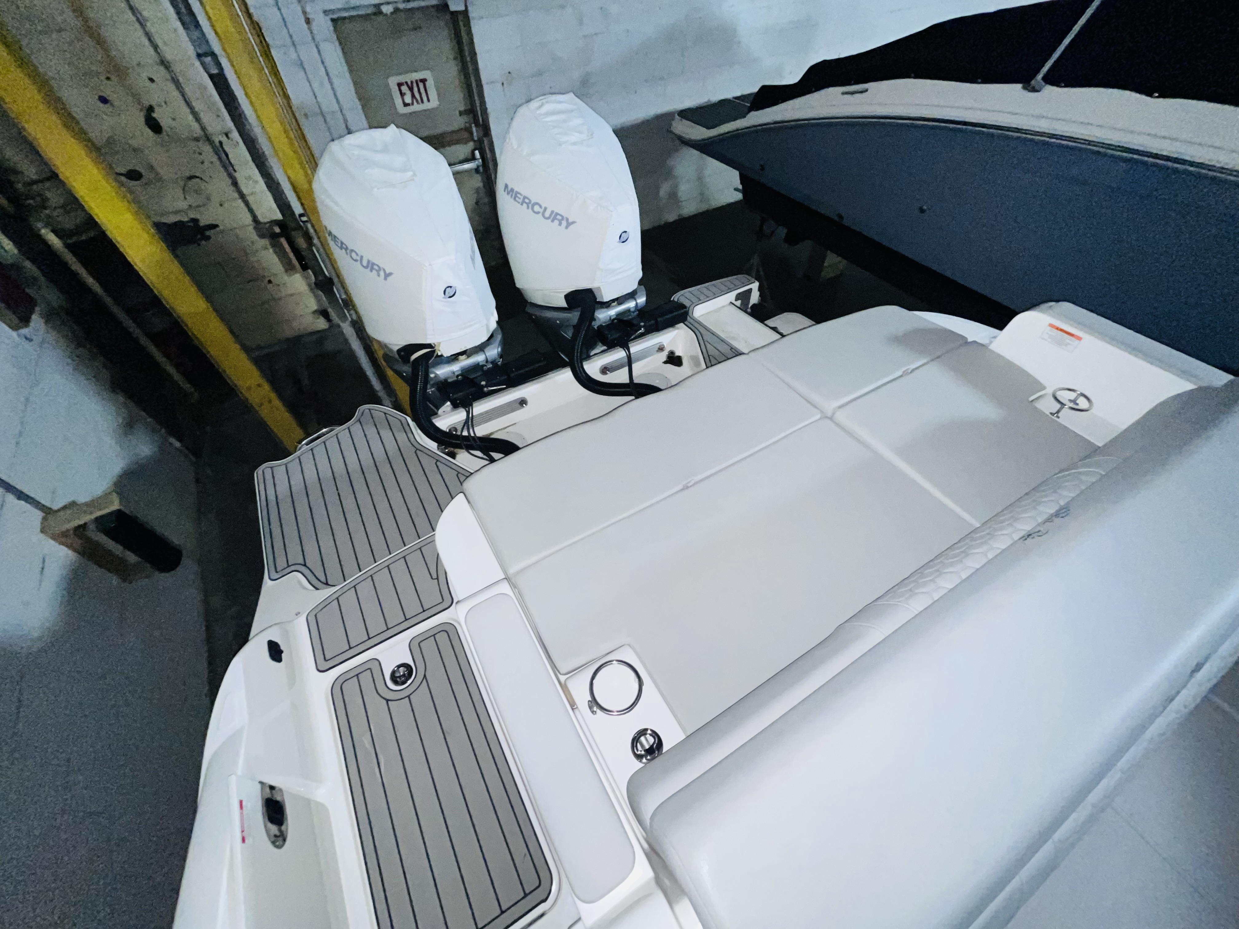 2025 Sea Ray SDX 290 Outboard Deck Boat