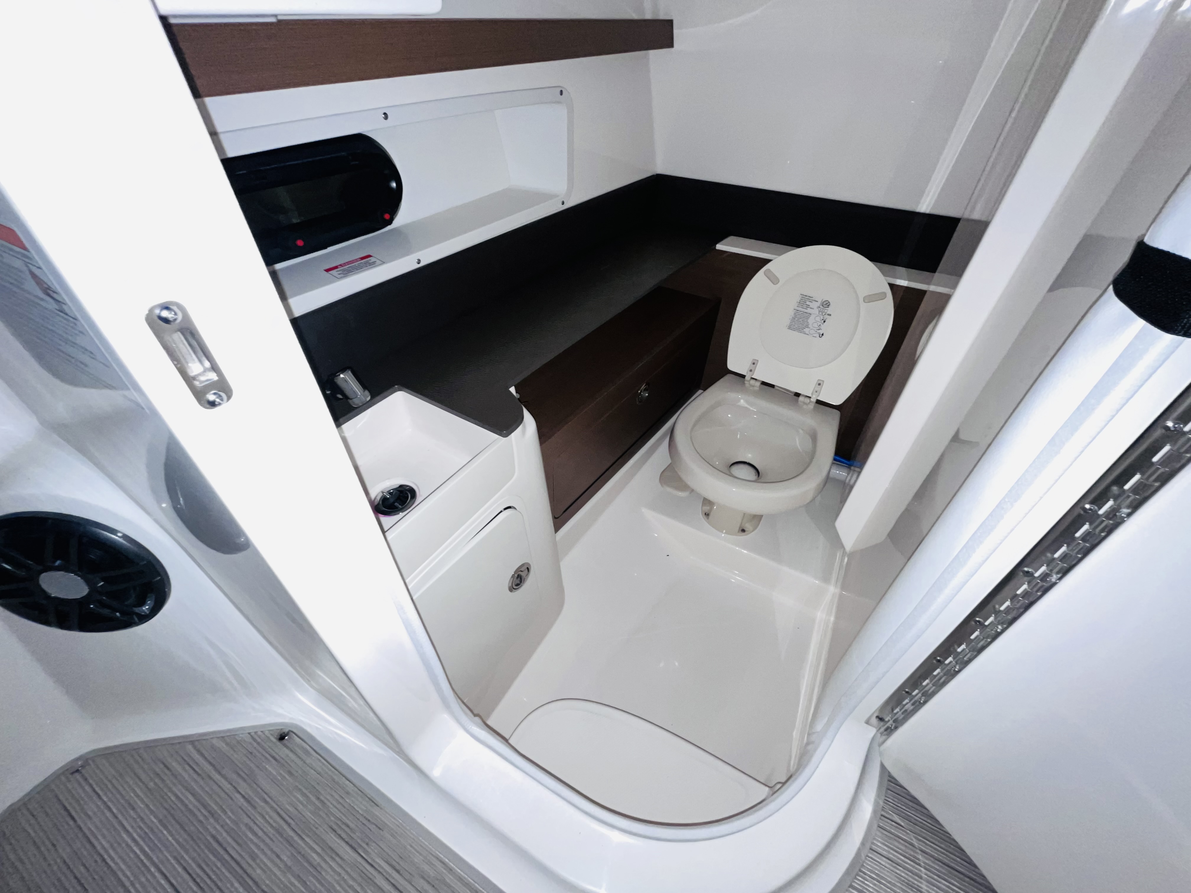 2025 Sea Ray SDX 290 Outboard Deck Boat