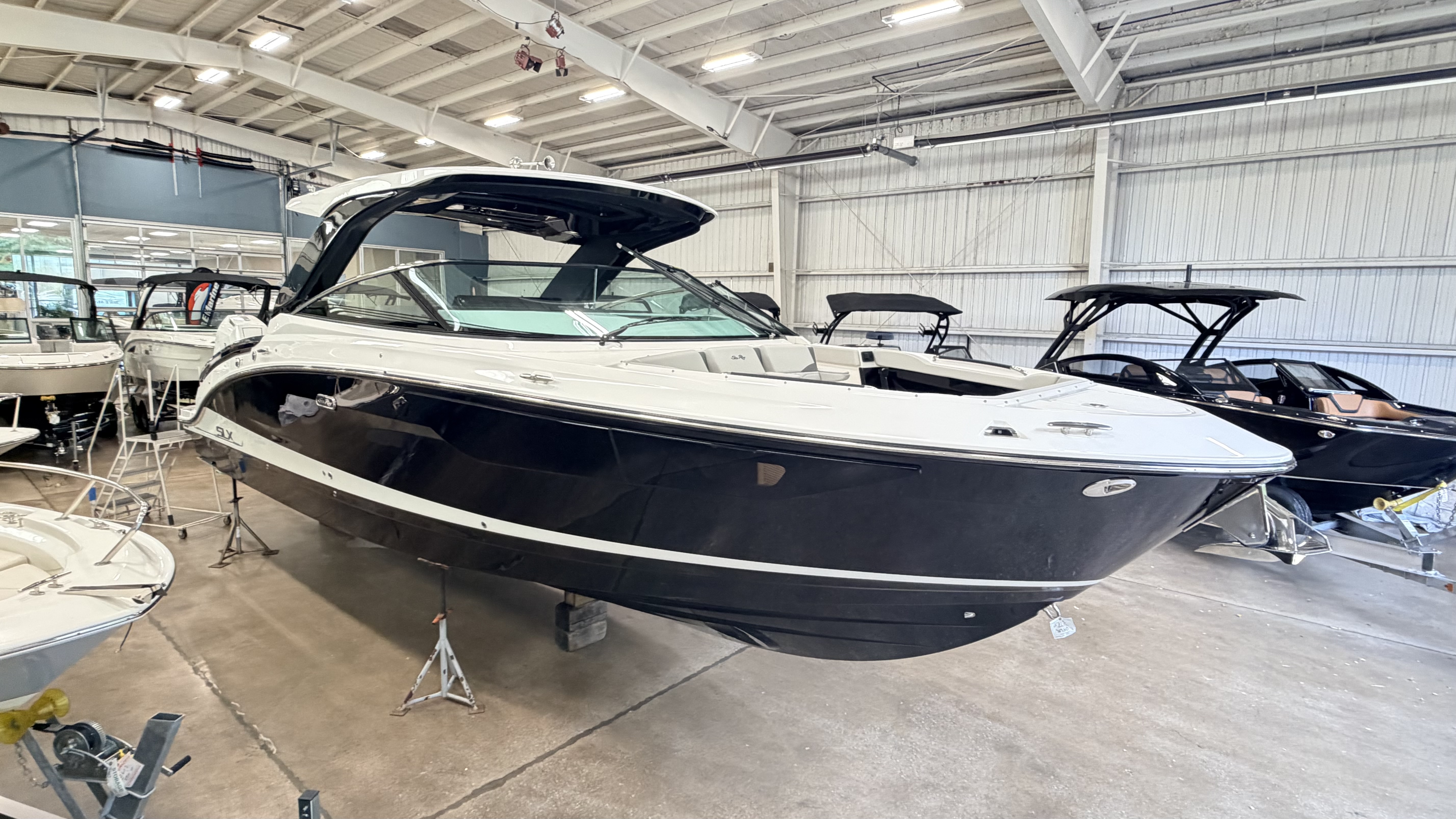2027 Sea Ray SLX 360 Outboard Bowrider