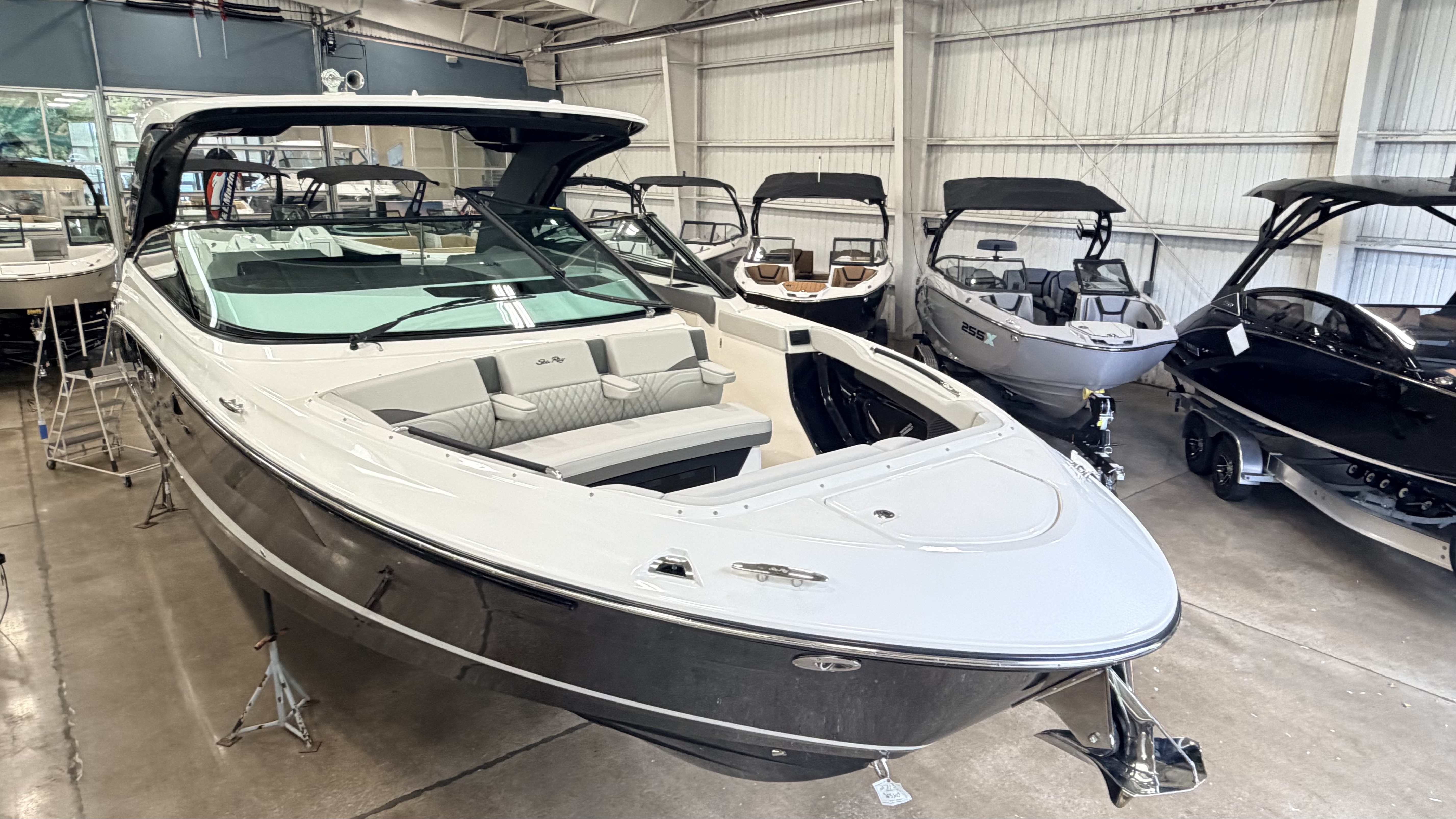 2027 Sea Ray SLX 360 Outboard Bowrider