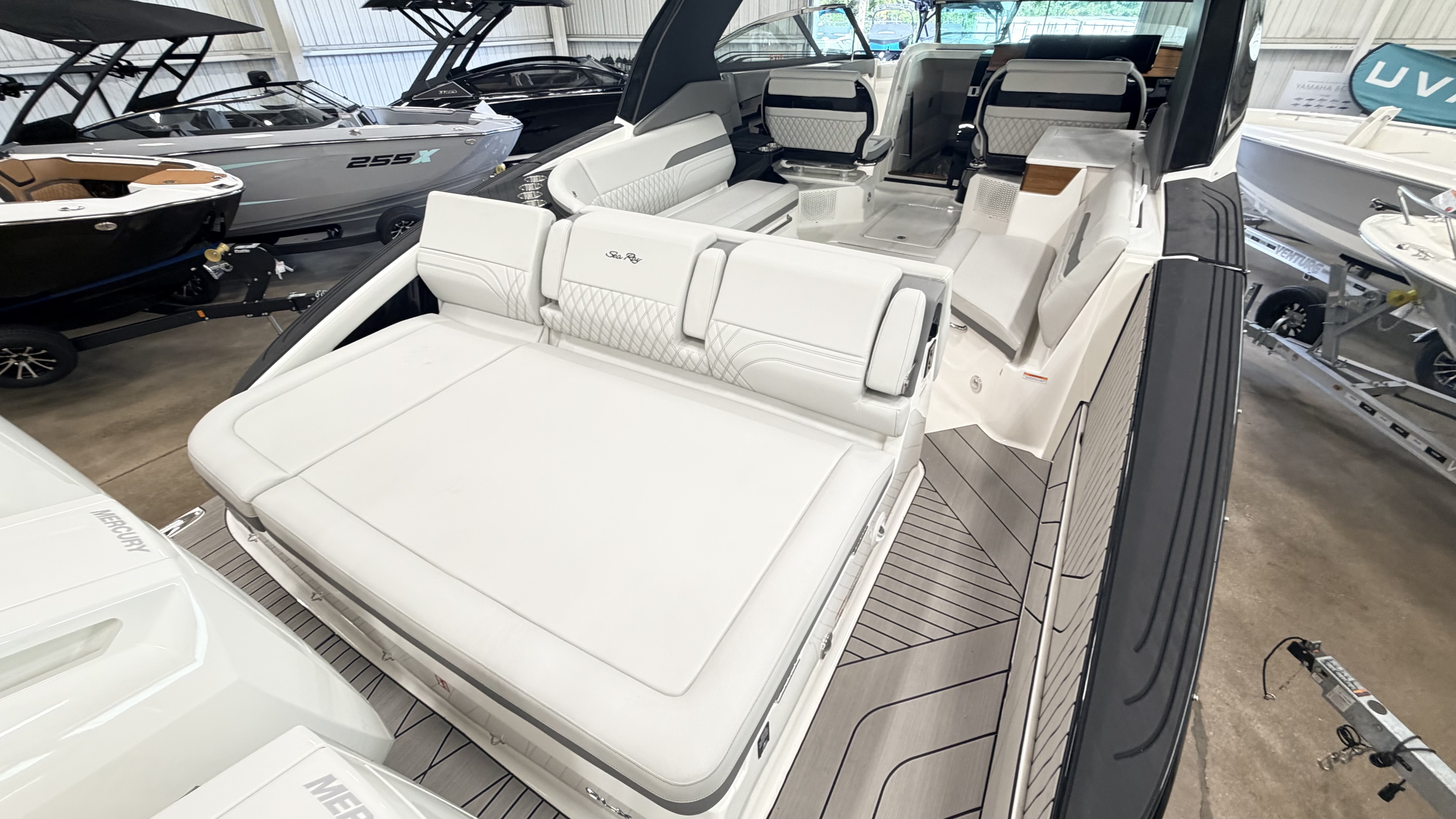 2027 Sea Ray SLX 360 Outboard Bowrider