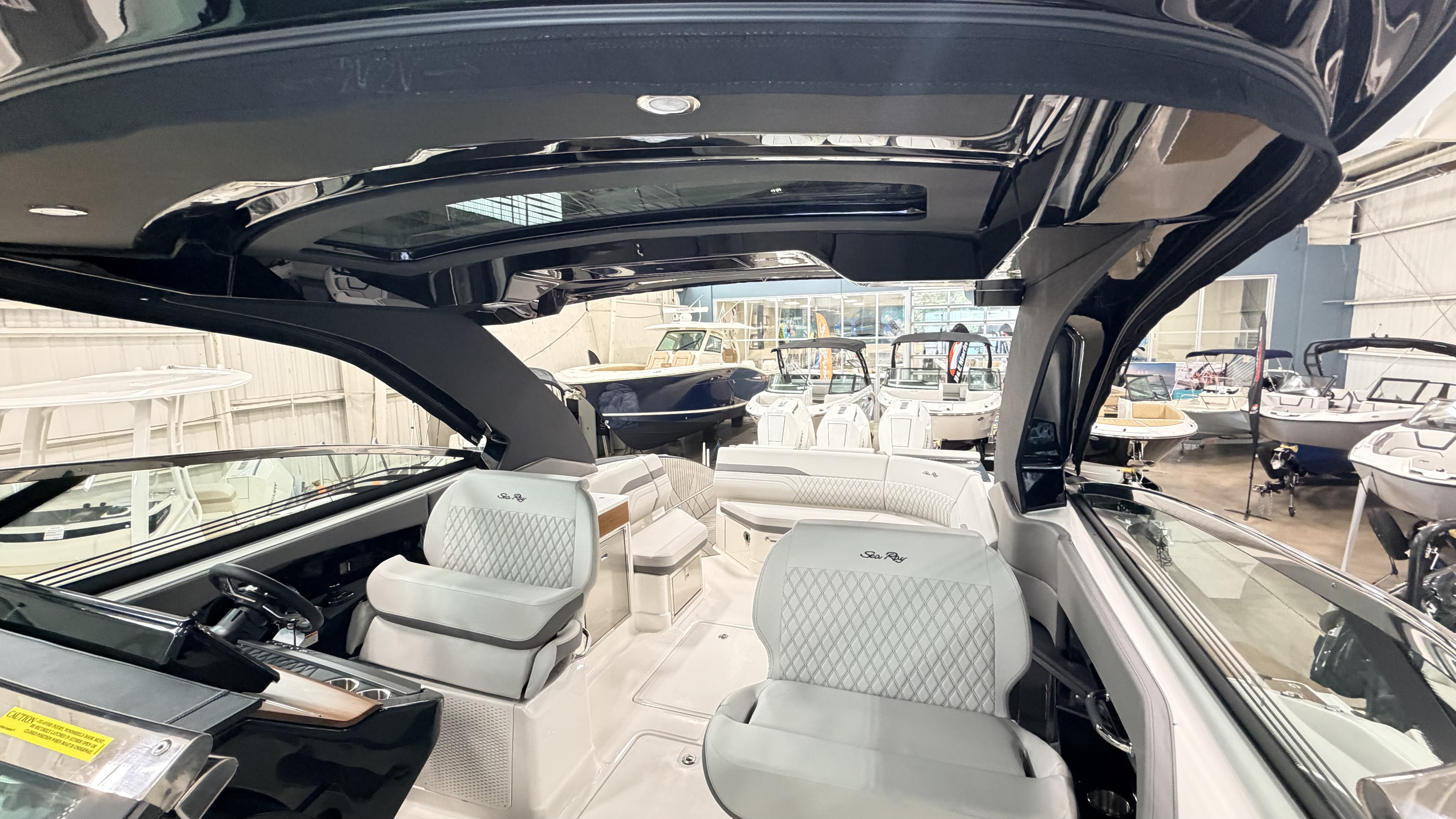 2027 Sea Ray SLX 360 Outboard Bowrider