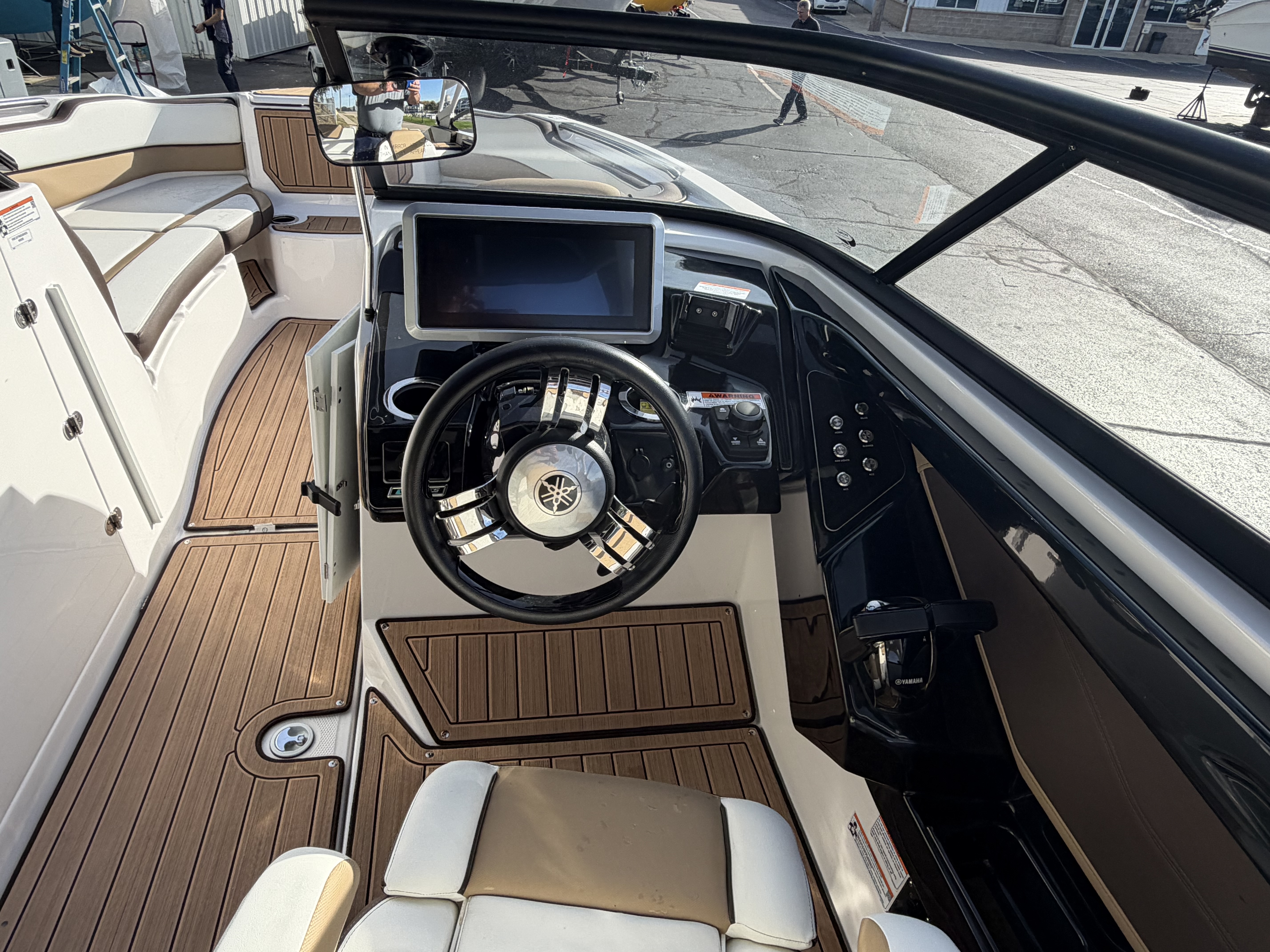 2023 Yamaha Boats 252 SD Jet Boat
