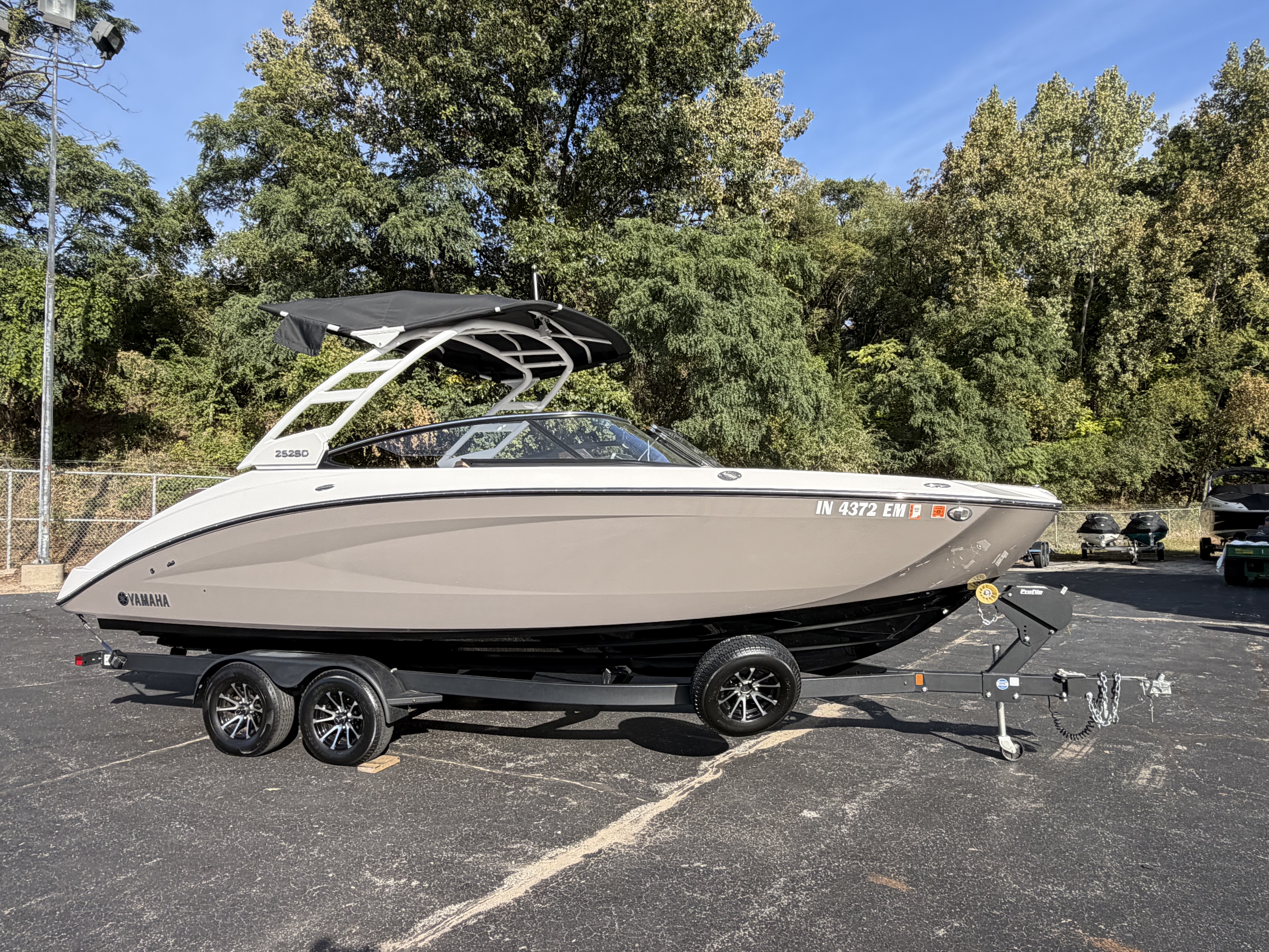 2023 Yamaha Boats 252 SD Jet Boat